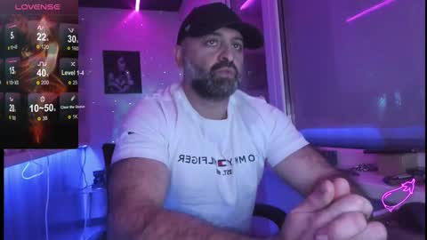 Snapshot of magabear chatting on November 2025 11:57:02 PM Magabear online show from November 2025 11:57:02 PM