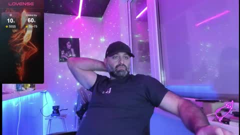 Snapshot of magabear chatting on November 2025 08:25:02 PM Magabear online show from November 2025 08:25:02 PM