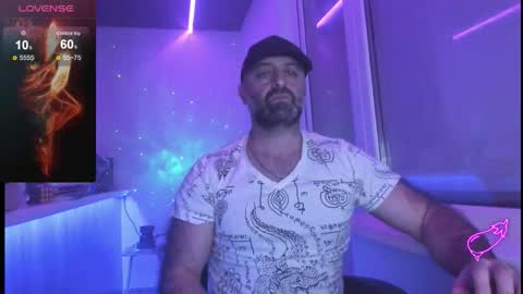 Snapshot of magabear chatting on November 2025 09:15:02 PM Magabear online show from November 2025 09:15:02 PM