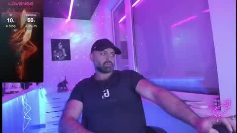 Snapshot of magabear chatting on November 2025 12:05:02 PM Magabear online show from November 2025 12:05:02 PM