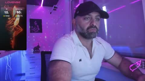 Snapshot of magabear chatting on November 2025 10:26:02 AM Magabear online show from November 2025 10:26:02 AM