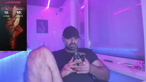 Snapshot of magabear chatting on November 2025 11:08:02 PM Magabear online show from November 2025 11:08:02 PM