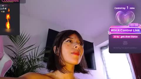 Snapshot of maggie_raver chatting on March 2025 02:40:01 PM maggie online show from March 2025 02:40:01 PM