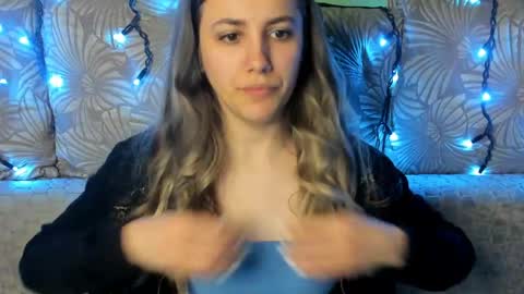 Maggie online show from April 2026 01:03:01 AM