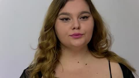 Snapshot of maggiedevon chatting on September 2025 11:35:02 AM MaggieDevon online show from September 2025 11:35:02 AM