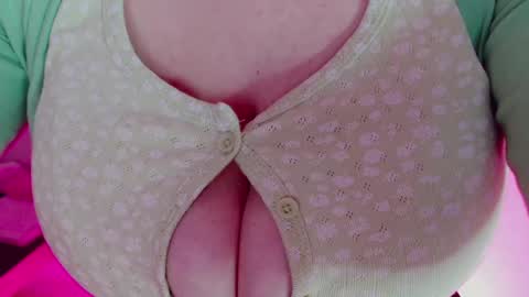 Snapshot of maggielandrin chatting on February 2025 05:37:01 AM Maggie online show from February 2025 05:37:01 AM