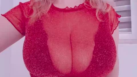 Snapshot of maggielandrin chatting on February 2025 12:13:01 PM Maggie online show from February 2025 12:13:01 PM