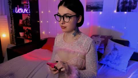 Snapshot of magic_alie chatting on October 2025 07:43:01 PM Magic Allie online show from October 2025 07:43:01 PM