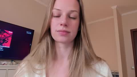 Snapshot of magic_couple13 chatting on May 2026 09:25:01 AM Alice online show from May 2026 09:25:01 AM