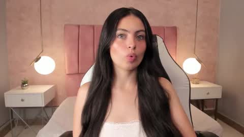 Snapshot of magic_fernanda chatting on February 2025 09:44:02 PM Fer online show from February 2025 09:44:02 PM