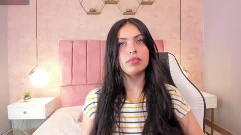 Snapshot of magic_fernanda chatting on March 2025 08:38:02 PM Fer online show from March 2025 08:38:02 PM