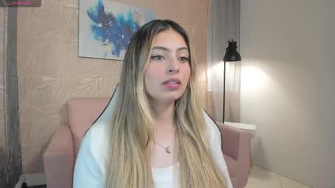 Snapshot of magic_fernanda chatting on November 2025 11:49:02 PM Fer online show from November 2025 11:49:02 PM