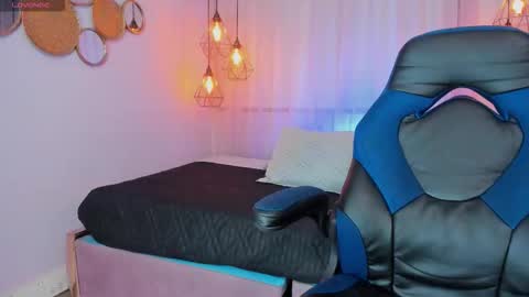 Kaori  online show from October 2025 12:27:01 PM