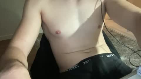 Snapshot of magicluke_ chatting on November 2025 07:58:01 AM Luka online show from November 2025 07:58:01 AM