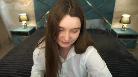 Snapshot of magicpeachhs chatting on July 2026 06:33:02 AM Emily online show from July 2026 06:33:02 AM