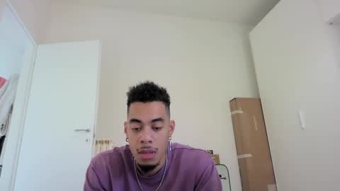 Snapshot of magicsempai chatting on January 2025 12:04:02 PM Magicsempai online show from January 2025 12:04:02 PM