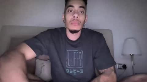 Snapshot of magicsempai chatting on March 2025 03:40:01 PM Magicsempai online show from March 2025 03:40:01 PM