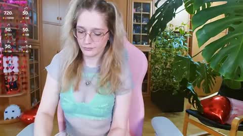 Nicole online show from February 2025 09:05:02 PM