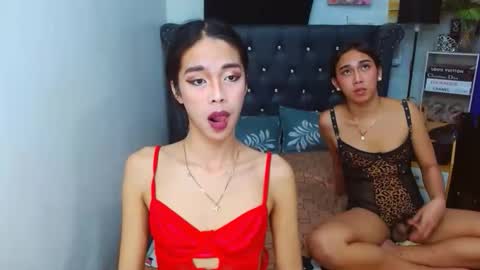 Snapshot of magnificenttranny chatting on January 2026 05:04:01 PM BELLA AND HANA online show from January 2026 05:04:01 PM