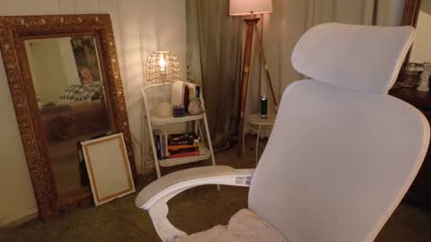 Snapshot of magnolia_jane chatting on October 2025 06:00:01 AM Magnolia Maggie Maggie Jane online show from October 2025 06:00:01 AM