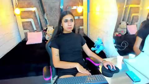 mahiara hot online show from July 2026 01:54:01 PM