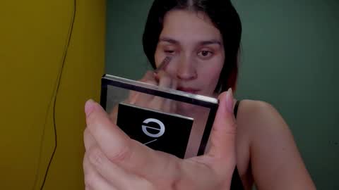 Mahiia online show from November 2025 09:46:01 PM