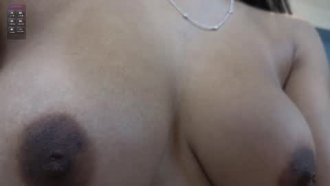 Maiaa Ruiz  online show from December 2024 01:33:01 PM