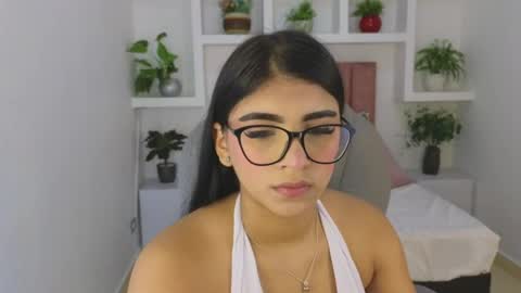 Maiaa Ruiz  online show from May 2026 01:04:02 PM
