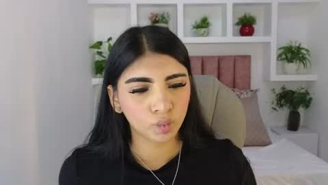 Maiaa Ruiz  online show from June 2026 12:31:01 PM