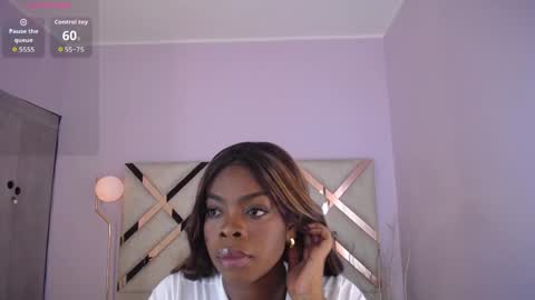 Snapshot of maiacharris_ chatting on April 2026 11:48:01 AM Maia Charris online show from April 2026 11:48:01 AM