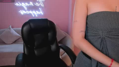  Maia  online show from November 2025 11:45:01 AM