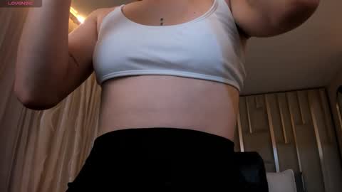  Maia  online show from November 2025 06:41:02 PM