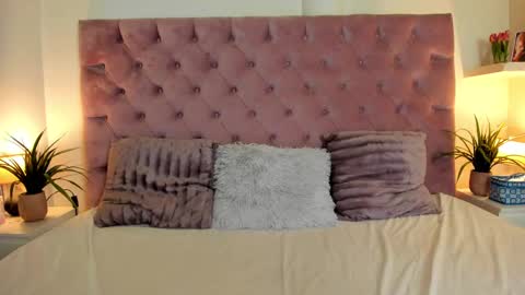  Maia  online show from February 2025 09:02:01 PM