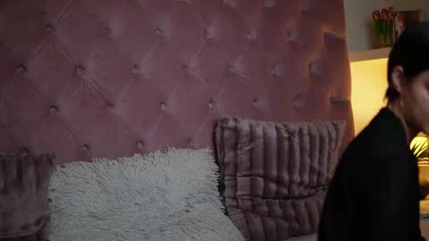  Maia  online show from October 2025 08:52:02 PM