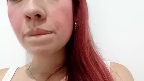 Snapshot of maiarosse_ chatting on February 2025 04:43:01 AM MaiaRosse online show from February 2025 04:43:01 AM