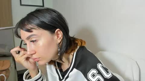 Snapshot of maibys_cute chatting on April 2026 04:06:02 AM maibys online show from April 2026 04:06:02 AM