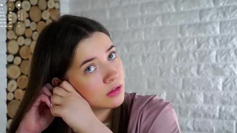 Lucy online show from December 2025 02:09:02 AM