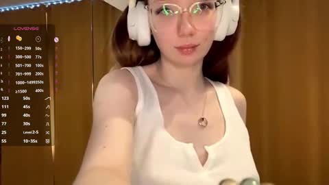 Snapshot of maidacompston chatting on October 2025 09:10:01 AM Elina online show from October 2025 09:10:01 AM