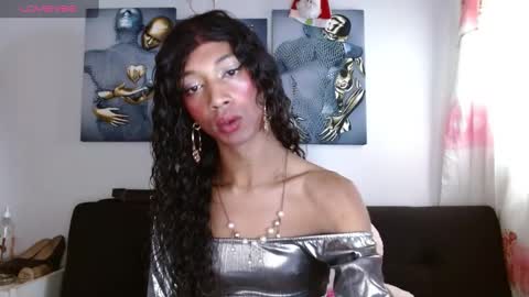 Snapshot of maidi_hot chatting on January 2025 05:22:02 PM Bella Maidi online show from January 2025 05:22:02 PM