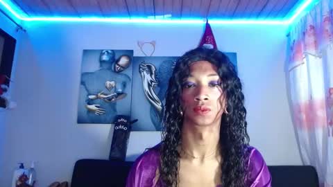 Snapshot of maidi_hot chatting on January 2025 08:09:01 PM Bella Maidi online show from January 2025 08:09:01 PM