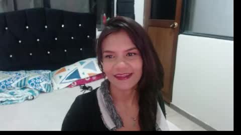 maidy_19 online show from October 2025 12:00:02 AM