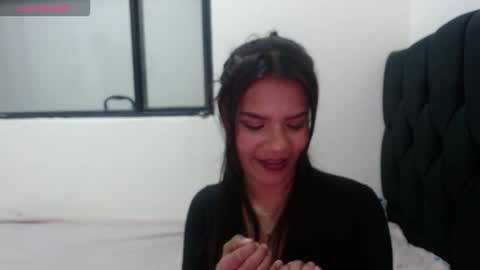 maidy_19 online show from October 2025 04:41:02 PM