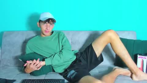 Snapshot of maikol_ortizz chatting on October 2025 12:42:02 PM Maikol online show from October 2025 12:42:02 PM