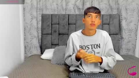 Maikol online show from November 2025 10:58:01 AM