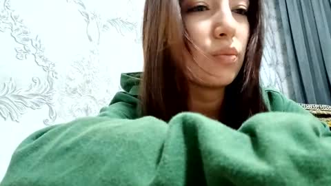 Sofia online show from November 2025 01:55:02 PM