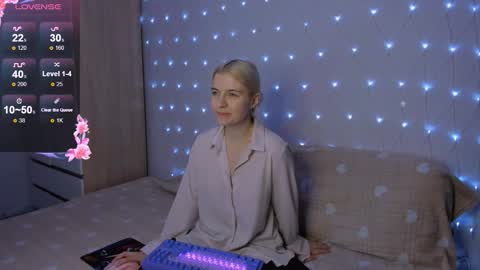 Your kitty online show from October 2025 03:30:01 PM