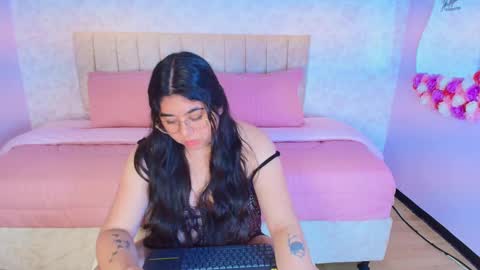 mailyn_rose online show from November 2025 04:40:01 PM
