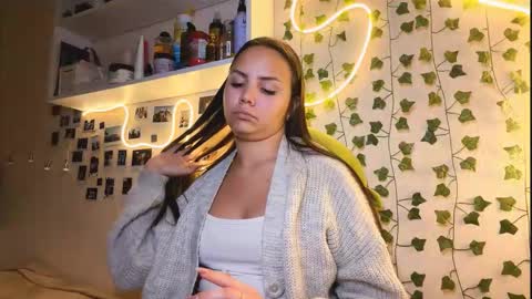 Snapshot of maisielattanzio chatting on February 2026 04:07:02 PM Luna online show from February 2026 04:07:02 PM