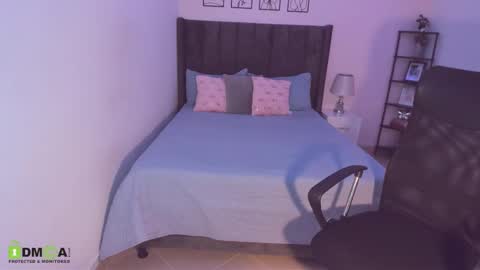 Maite online show from November 2025 09:46:02 PM