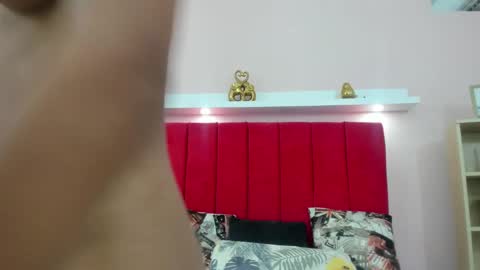 Snapshot of maite_milky18 chatting on November 2025 12:31:01 AM maite_milky18 online show from November 2025 12:31:01 AM